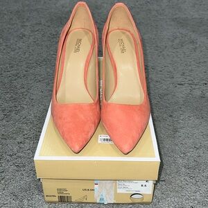 Suede Michael Kors pumps